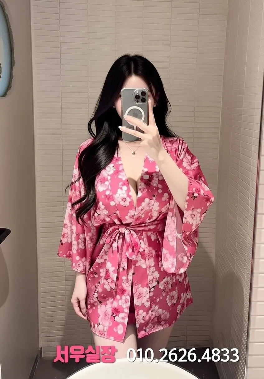 프리미엄 파트너 프로필 7 - 다양한 스타일의 매력적인 파트너